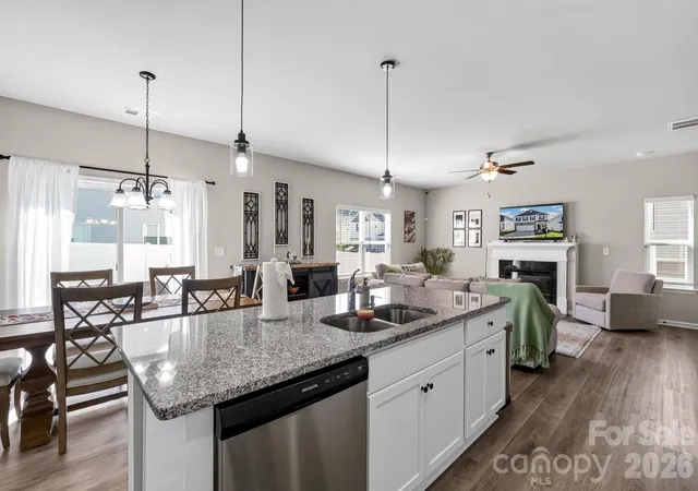 4th image of 5223 Belstone Ln, Charlotte, NC 28215 | MLS# 4411383