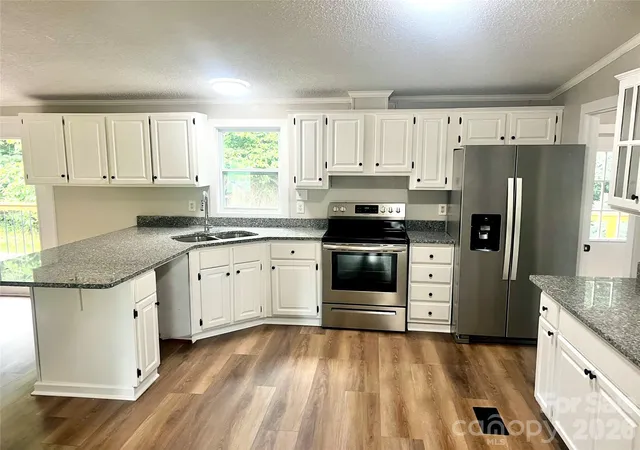 Photo 4 of Single family home for sale at 10380 Turnplow Dr #8, Davidson, NC 28036 | MLS# 4411390 | Listing updated on 2026-09-02