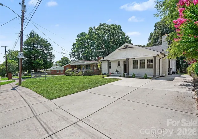Photo 2 of Single family home for sale at 1524 Newcastle St, Charlotte, NC 28216 | MLS# 4411392 | Listing updated on 2026-09-07