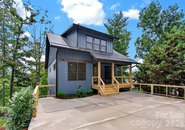 Photo 3 of Single family home for sale at 27 Denali Dr, Asheville, NC 28806 | MLS# 4411393 | Listing updated on 2026-08-29