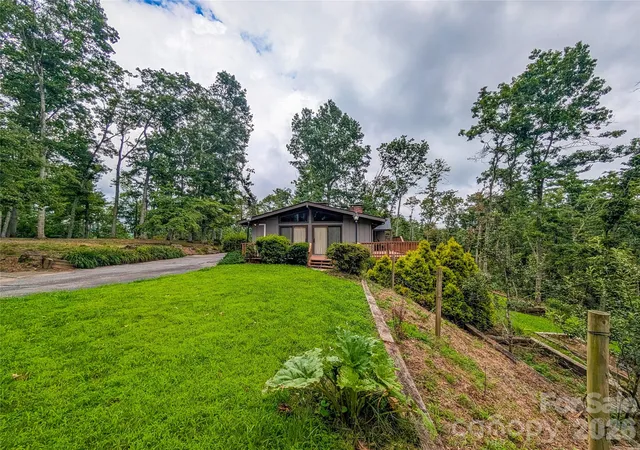 Photo 5 of Single family home for sale at 520 Washburn Rd, Spruce Pine, NC 28777 | MLS# 4411395 | Listing updated on 2026-09-02