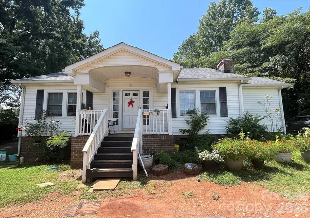 Photo 1 of Single family home for sale at 620 Peigler St Nw, Concord, NC 28027 | MLS# 4411422 | Listing updated on 2026-09-26
