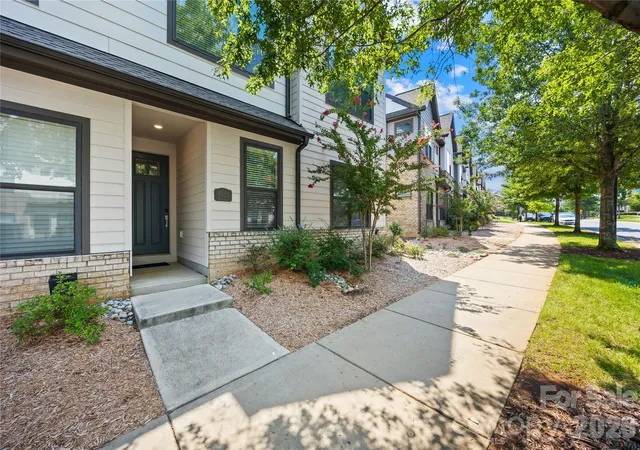 Photo 2 of Townhouse for sale at 5919 Ardrey Kell Rd, Charlotte, NC 28277 | MLS# 4411424 | Listing updated on 2026-09-18