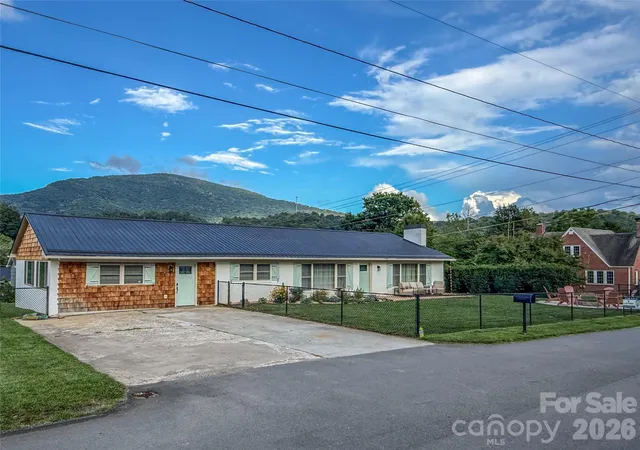 Photo 4 of Single family home for sale at 402 Wilton Ave, West Jefferson, NC 28694 | MLS# 4411426 | Listing updated on 2026-08-06
