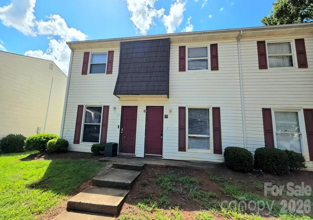 1st image of 7906 Oak Meadow Ct, Charlotte, NC 28210 | MLS# 4411448