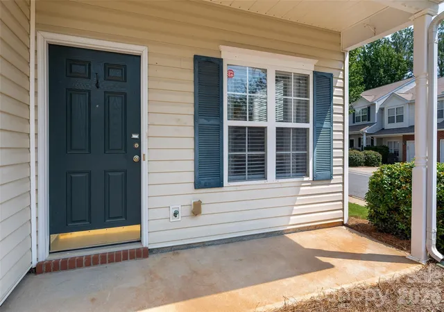 Photo 3 of Townhouse for sale at 620 Fountain Ct, Fort Mill, SC 29715 | MLS# 4411478 | Listing updated on 2026-09-25