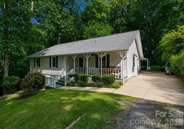 25th image of 4242 Garvin Dr, Charlotte, NC 28269 | MLS# 4411479