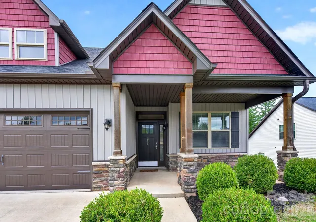 Photo 3 of Single family home for sale at 214 Water Leaf Dr, Weaverville, NC 28787 | MLS# 4411485 | Listing updated on 2026-08-09