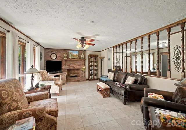 Photo 3 of Single family home for sale at 5158 Bob Farr Dr, Morganton, NC 28655 | MLS# 4411488 | Listing updated on 2026-09-30