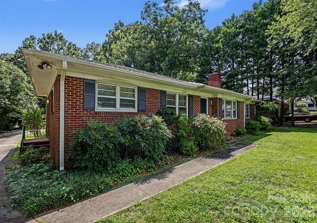 2nd image of 1819 Lumpkin Cir, Rock Hill, SC 29732 | MLS# 4411491