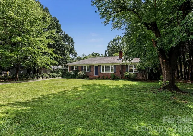 Photo 3 of Single family home for sale at 1819 Lumpkin Cir, Rock Hill, SC 29732 | MLS# 4411491 | Listing updated on 2026-08-14