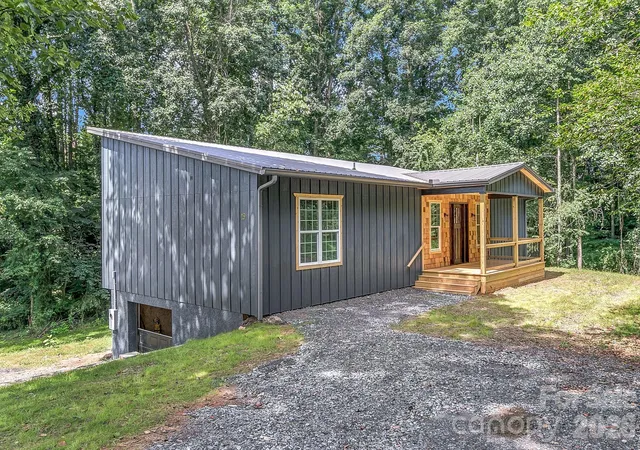 3rd image of 19 Green Valley Rd, Asheville, NC 28806 | MLS# 4411506