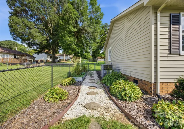 Photo 3 of Single family home for sale at 165 Obrien Pl SW, Concord, NC 28025 | MLS# 4411507 | Listing updated on 2026-08-19