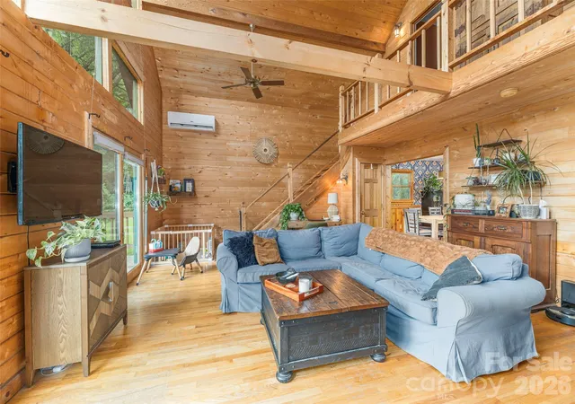 Photo 3 of Single family home for sale at 215 Hall Top Rd, Waynesville, NC 28786 | MLS# 4411511 | Listing updated on 2026-10-09