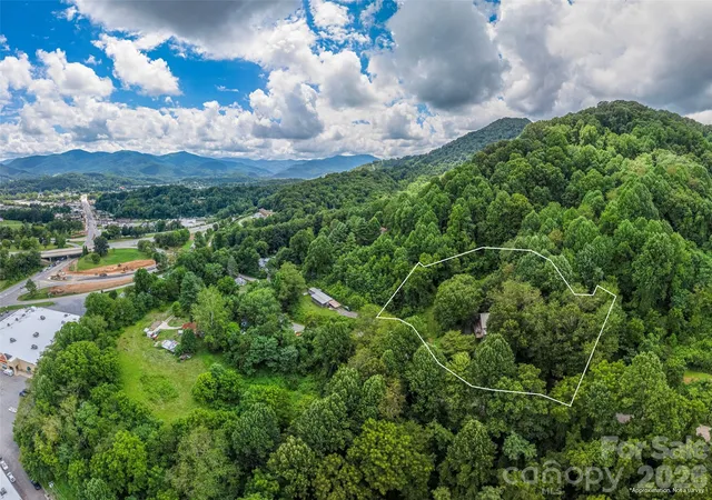 35th image of 215 Hall Top Rd, Waynesville, NC 28786 | MLS# 4411511