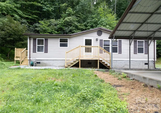 Photo 1 of Single family home for sale at 559 Old Quebec Rd, Lake Toxaway, NC 28747 | MLS# 4411516 | Listing updated on 2026-08-28