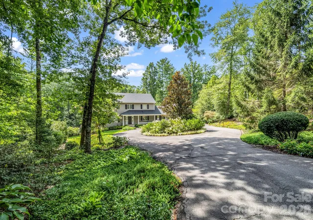 Photo 1 of Single family home for sale at 15 Ravenwood Dr, Fletcher, NC 28732 | MLS# 4411523 | Listing updated on 2026-09-30