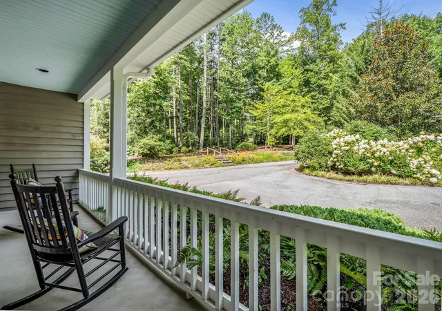 Photo 4 of Single family home for sale at 15 Ravenwood Dr, Fletcher, NC 28732 | MLS# 4411523 | Listing updated on 2026-09-30