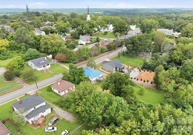 32nd image of 107 Burkemont Ave, Morganton, NC 28655 | MLS# 4411531