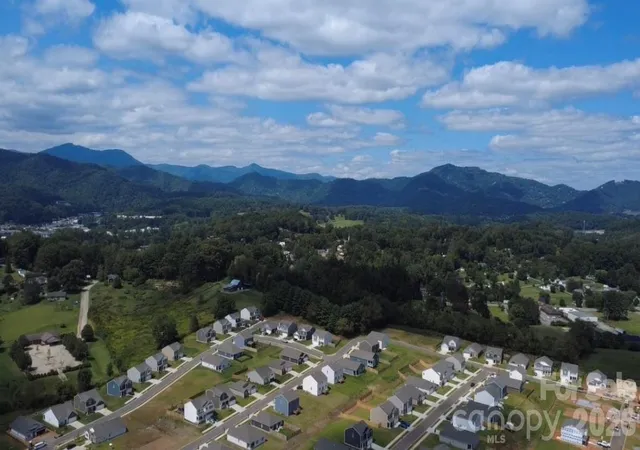2nd image of 126 Ridgehaven Dr, Waynesville, NC 28786 | MLS# 4411535