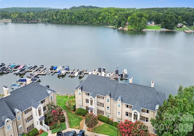 40th image of 9817 Emerald Point Dr #Unit 10, Charlotte, NC 28278 | MLS# 4411548