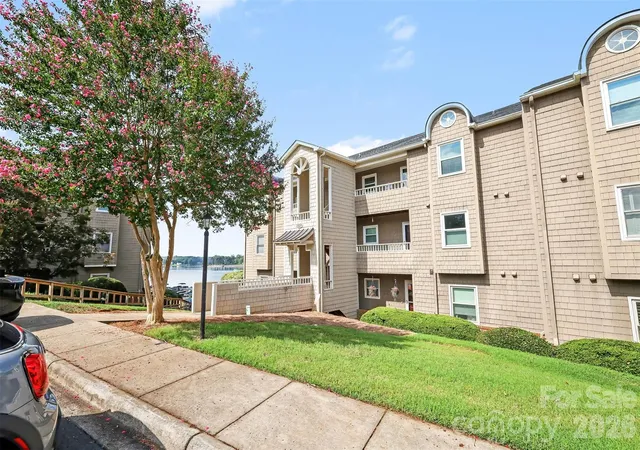 5th image of 9817 Emerald Point Dr #Unit 10, Charlotte, NC 28278 | MLS# 4411548