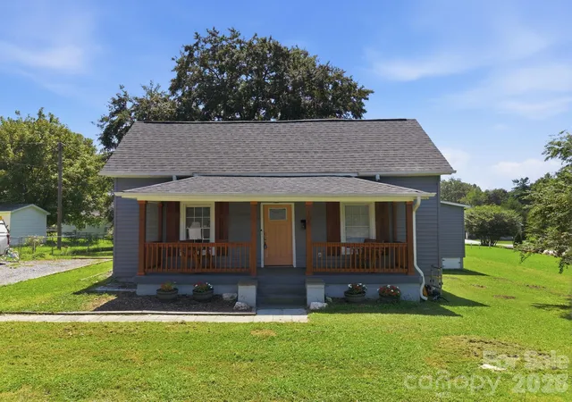 1st image of 105 Park St, Clover, SC 29710 | MLS# 4411553