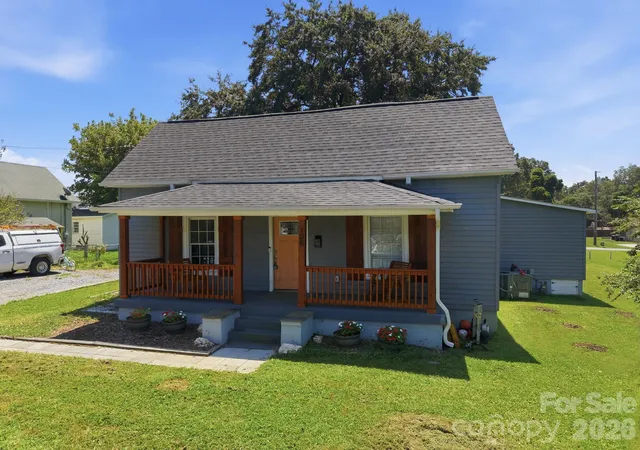3rd image of 105 Park St, Clover, SC 29710 | MLS# 4411553