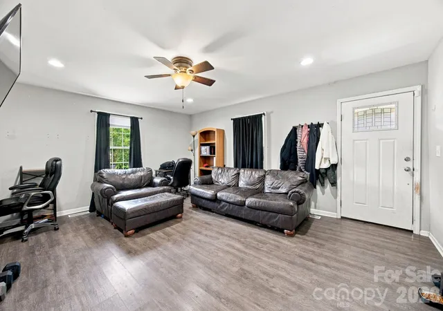 5th image of 105 Park St, Clover, SC 29710 | MLS# 4411553