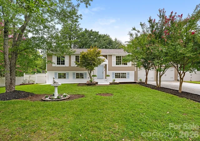 Photo 1 of Single family home for sale at 5808 Ryder Ave, Charlotte, NC 28226 | MLS# 4411559 | Listing updated on 2026-09-03