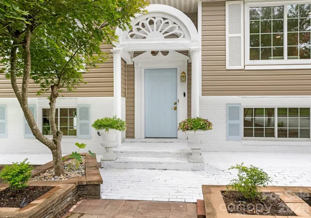 Photo 3 of Single family home for sale at 5808 Ryder Ave, Charlotte, NC 28226 | MLS# 4411559 | Listing updated on 2026-09-03