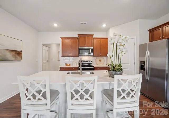 Photo 3 of Single family home for sale at 58 Laurel Pointe Dr, Waynesville, NC 28785 | MLS# 4411566 | Listing updated on 2026-10-01