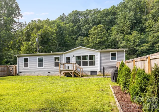 Photo 2 of Single family home for sale at 10 Pyrite Way, Asheville, NC 28806 | MLS# 4411592 | Listing updated on 2026-09-03