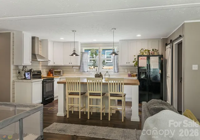 Photo 4 of Single family home for sale at 10 Pyrite Way, Asheville, NC 28806 | MLS# 4411592 | Listing updated on 2026-09-03