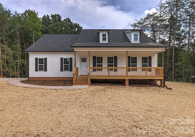Photo 1 of Single family home for sale at 192 Rambler Ln, Blacksburg, SC 29702 | MLS# 4411597 | Listing updated on 2026-08-28
