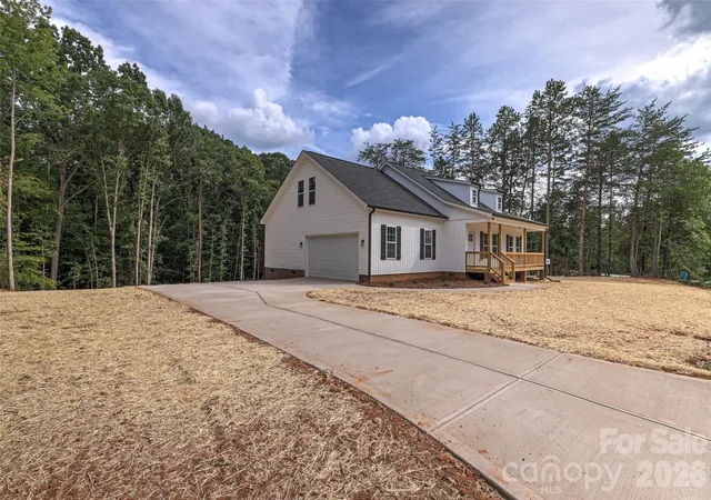 Photo 3 of Single family home for sale at 192 Rambler Ln, Blacksburg, SC 29702 | MLS# 4411597 | Listing updated on 2026-10-09