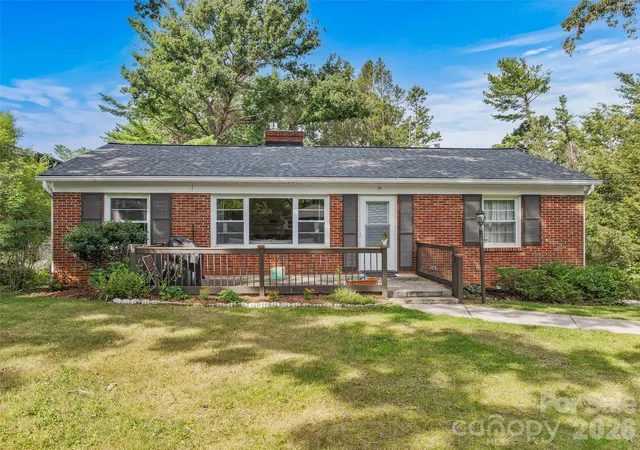 1st image of 15 Lynnstone Ct, Asheville, NC 28805 | MLS# 4411606