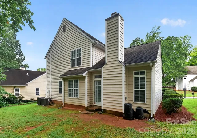 Photo 12 of Single family home for sale at 6420 Spanish Moss Ln, Charlotte, NC 28262 | MLS# 4411608 | Listing updated on 2026-08-07