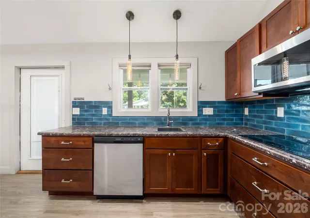 Photo 5 of Single family home for sale at 185 Duckworth Ave, Brevard, NC 28712 | MLS# 4411616 | Listing updated on 2026-08-07