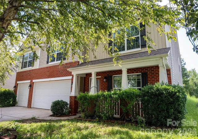 Photo 2 of Single family home for sale at 9702 Pond Vista Ct, Charlotte, NC 28216 | MLS# 4411625 | Listing updated on 2026-09-06