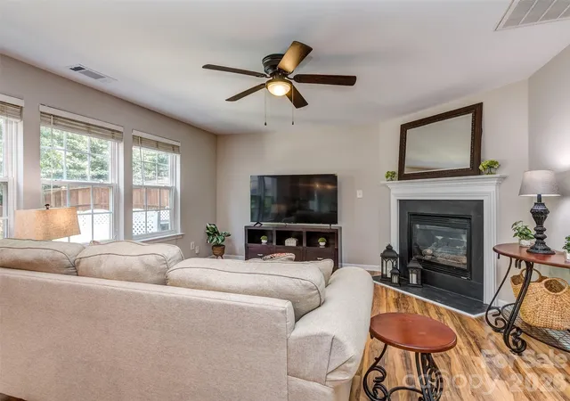 Photo 3 of Single family home for sale at 10326 Haddington Dr NW, Charlotte, NC 28269 | MLS# 4411635 | Listing updated on 2026-09-26