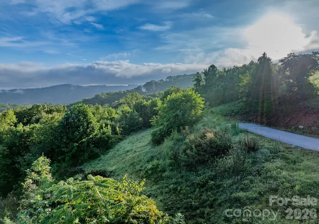 4th image of 00 Skydance Trl #15, Hendersonville, NC 28739 | MLS# 4411639