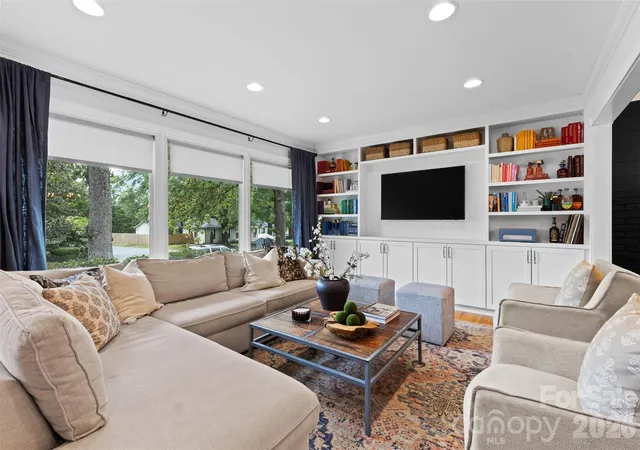 Photo 4 of Sale Pending at 4801 Fairheath Rd, Charlotte, NC 28210 | MLS# 4411644 | Listing updated on 2026-08-15