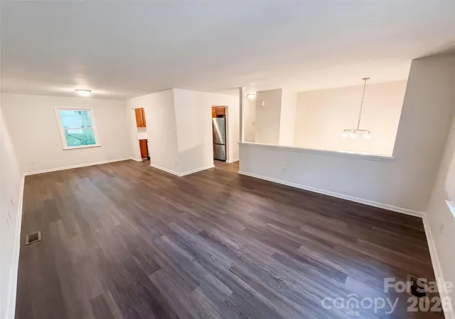 Photo 2 of Single family home for sale at 6409 Tivoli Ct, Charlotte, NC 28211 | MLS# 4411670 | Listing updated on 2026-10-01