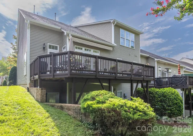 Photo 3 of Townhouse for sale at 10211 Linksland Dr, Huntersville, NC 28078 | MLS# 4411684 | Listing updated on 2026-08-28