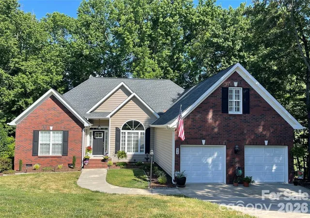 2nd image of 829 Savannah Pl Dr, Fort Mill, SC 29715 | MLS# 4411715