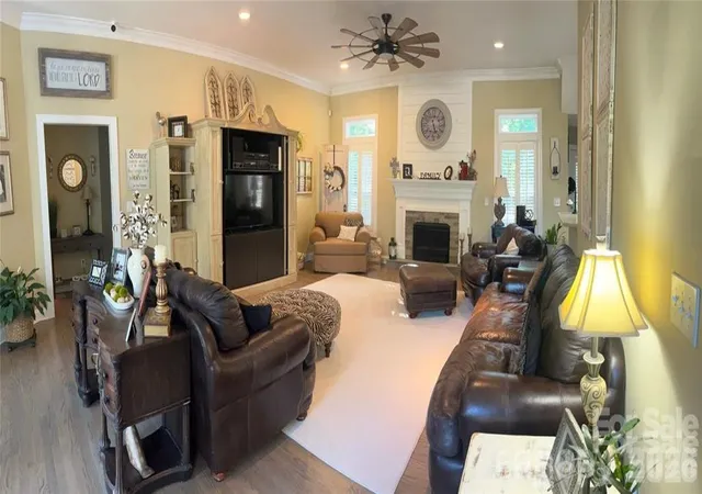 Photo 4 of Single family home for sale at 829 Savannah Pl Dr, Fort Mill, SC 29715 | MLS# 4411715 | Listing updated on 2026-09-15