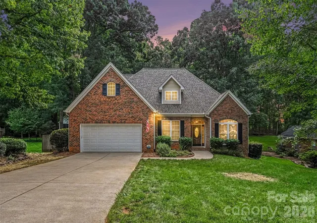 1st image of 1928 Twin Ponds Dr, Hickory, NC 28602 | MLS# 4411717