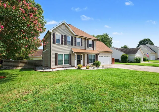 Photo 1 of Single family home for sale at 4828 Asherton Pl Nw, Concord, NC 28027 | MLS# 4411724 | Listing updated on 2026-09-04