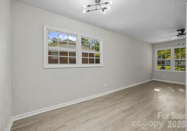 Photo 5 of Single family home for sale at 432 Springhill Dr, Matthews, NC 28104 | MLS# 4411729 | Listing updated on 2026-08-13